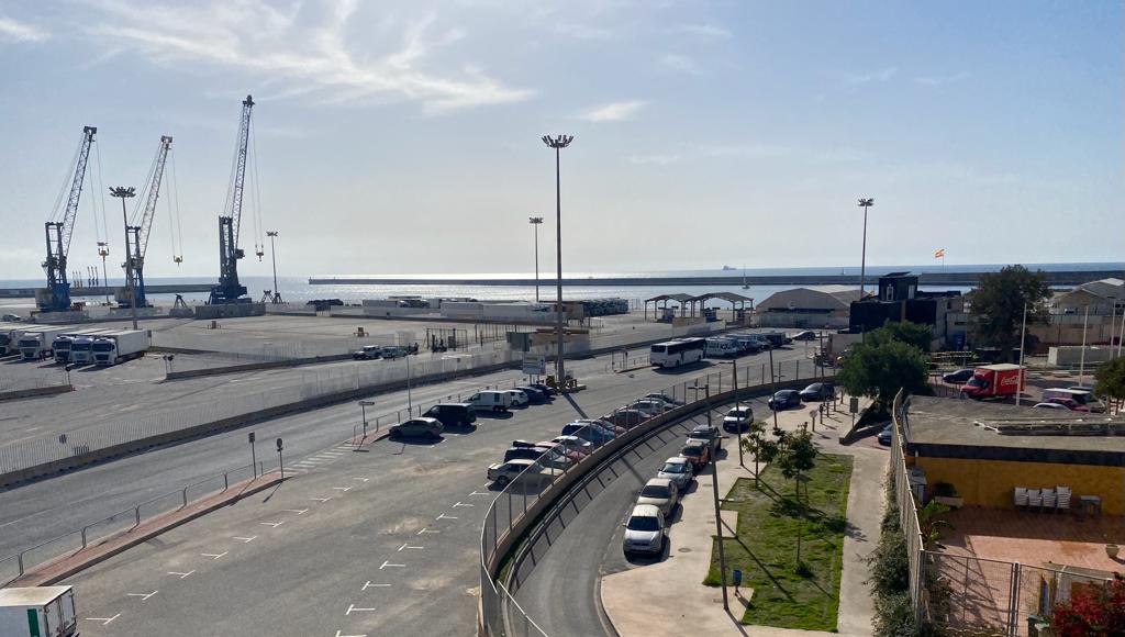 El Puerto adjudica el proyecto de las marquesinas fotovoltaicas y la futura nave de inspección de vehículos por 2,1 millones